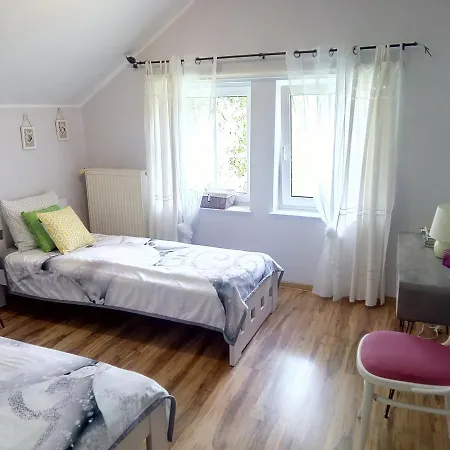 Apartament Zdrojowa 4 *