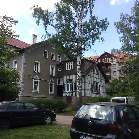 Apartament Zdrojowa 4 *